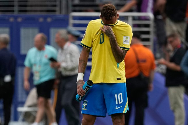 Neymar Gagal Mengakhiri Penantian Brasil