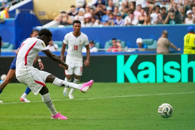 Catatkan Hattrick Catatkan Hattrick