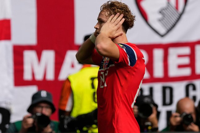 Norwegia Protes Keras, Wasit Tak Bergeming Norwegia Protes Keras, Wasit Tak Bergeming