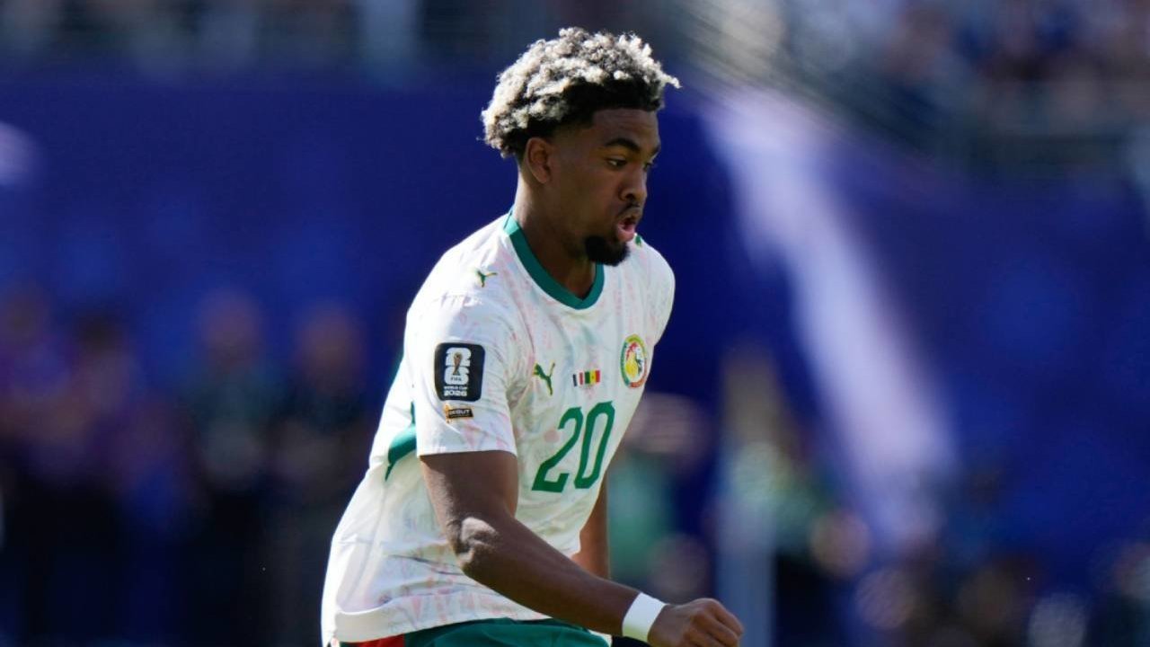 Bukan Cuma Bradley Barcola, Liverpool Juga Kejar Winger PSG Ini