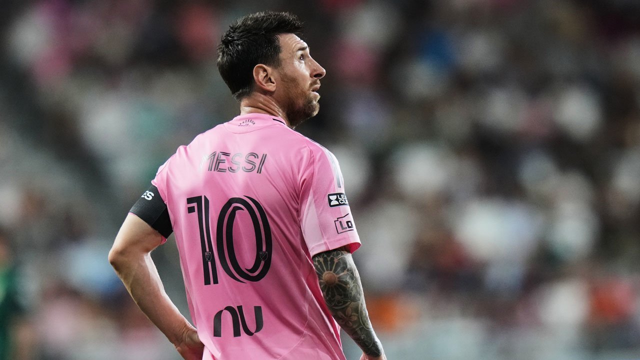 Pertandingan Pertama Lionel Messi Setelah Sang Ayah Wafat Pertandingan Pertama Lionel Messi Setelah Sang Ayah Wafat