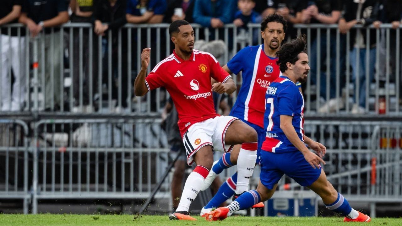 Hasil Uji Coba: Manchester United Imbang 1-1 Lawan PSG, Mbeumo Jadi Penyelamat Hasil Uji Coba: Manchester United Imbang 1-1 Lawan PSG, Mbeumo Jadi Penyelamat