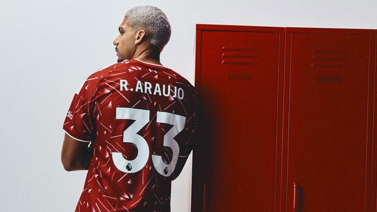 Nomor 33 Dipilih Ronald Araujo di Liverpool, Terikat Kenangan dan Iman