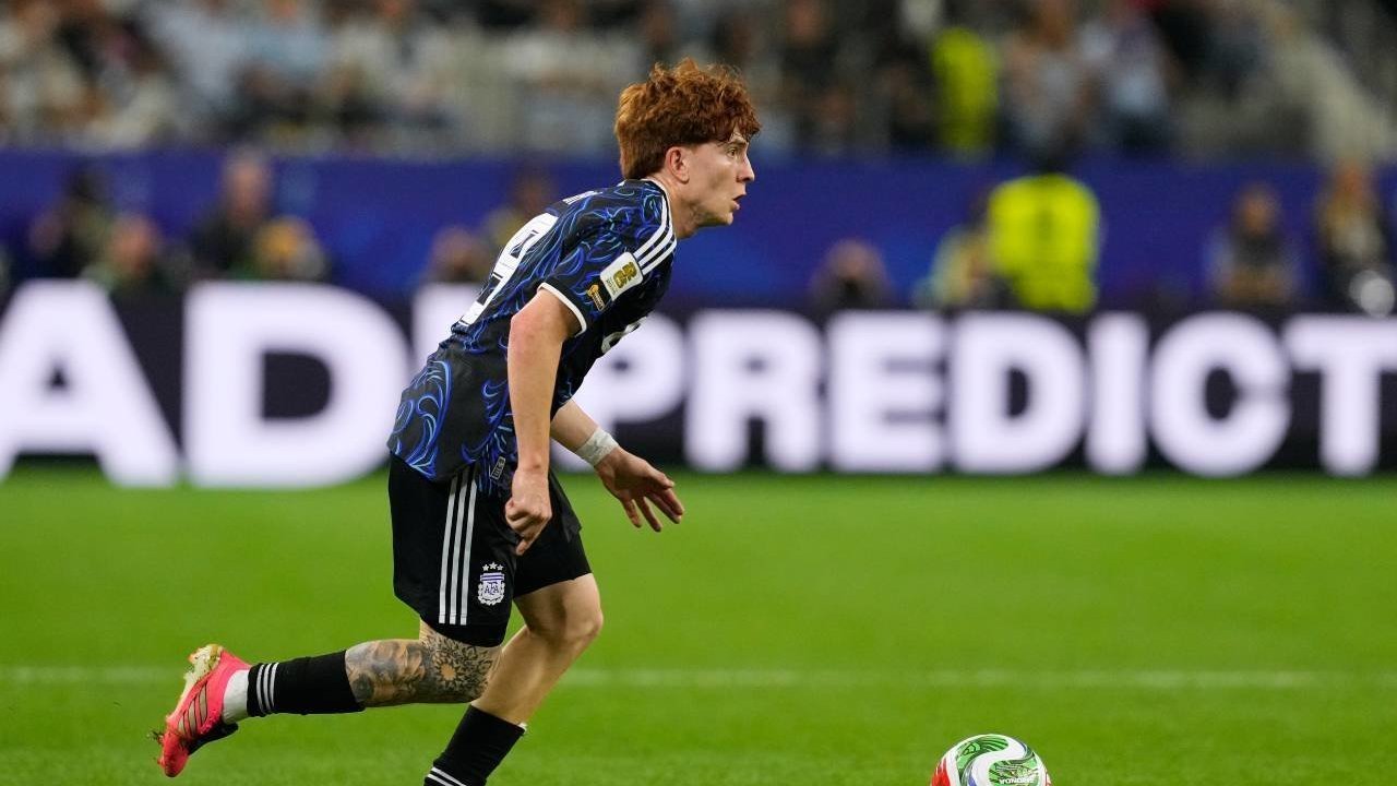 Rekrutan Baru Chelsea Ternyata Pernah Ditampar Jude Bellingham di Piala Dunia 2026 Rekrutan Baru Chelsea Ternyata Pernah Ditampar Jude Bellingham di Piala Dunia 2026