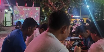 Ketika Aremania Memindahkan Tribun Piala Presiden 2026 ke Angkringan