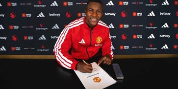 Manchester United Resmi Datangkan Cristian Orozco, Gelandang Muda Kolombia Jadi Rekrutan Baru Manchester United Resmi Datangkan Cristian Orozco, Gelandang Muda Kolombia Jadi Rekrutan Baru