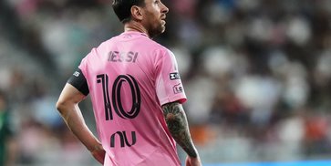 Pertandingan Pertama Lionel Messi Setelah Sang Ayah Wafat Pertandingan Pertama Lionel Messi Setelah Sang Ayah Wafat