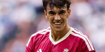 Carlos Espi, 2 Gol dari 5 Tembakan