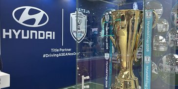 Trofi Piala AFF 2026 Mejeng di GIIAS, Atmosfer Sepak Bola Terasa di Pameran Otomotif Terbesar Trofi Piala AFF 2026 Mejeng di GIIAS, Atmosfer Sepak Bola Terasa di Pameran Otomotif Terbesar