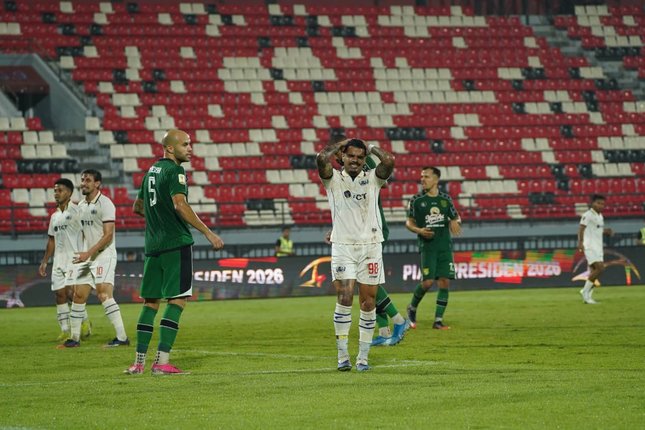 Arema Sedikit Lebih Dominan, Persebaya Lebih Efektif