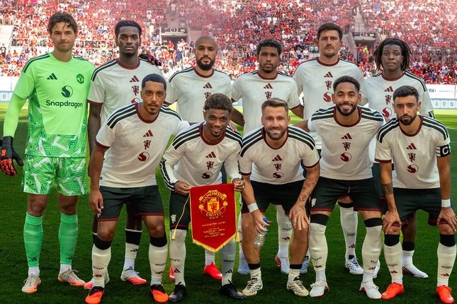 Susunan Pemain Kedua Tim Susunan Pemain Kedua Tim