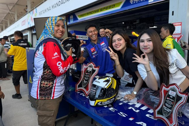 Paddock Yamaha Racing Indonesia Dipadati Pengunjung