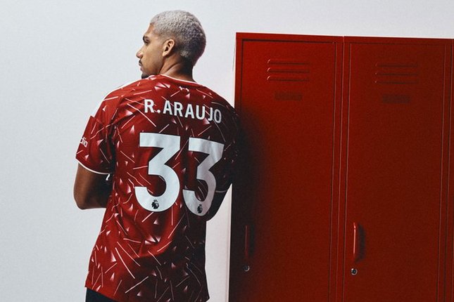 Nomor Punggung Araujo di Liverpool