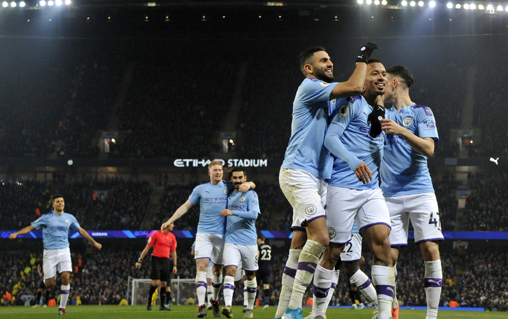 Manchester City Bantai Port Vale