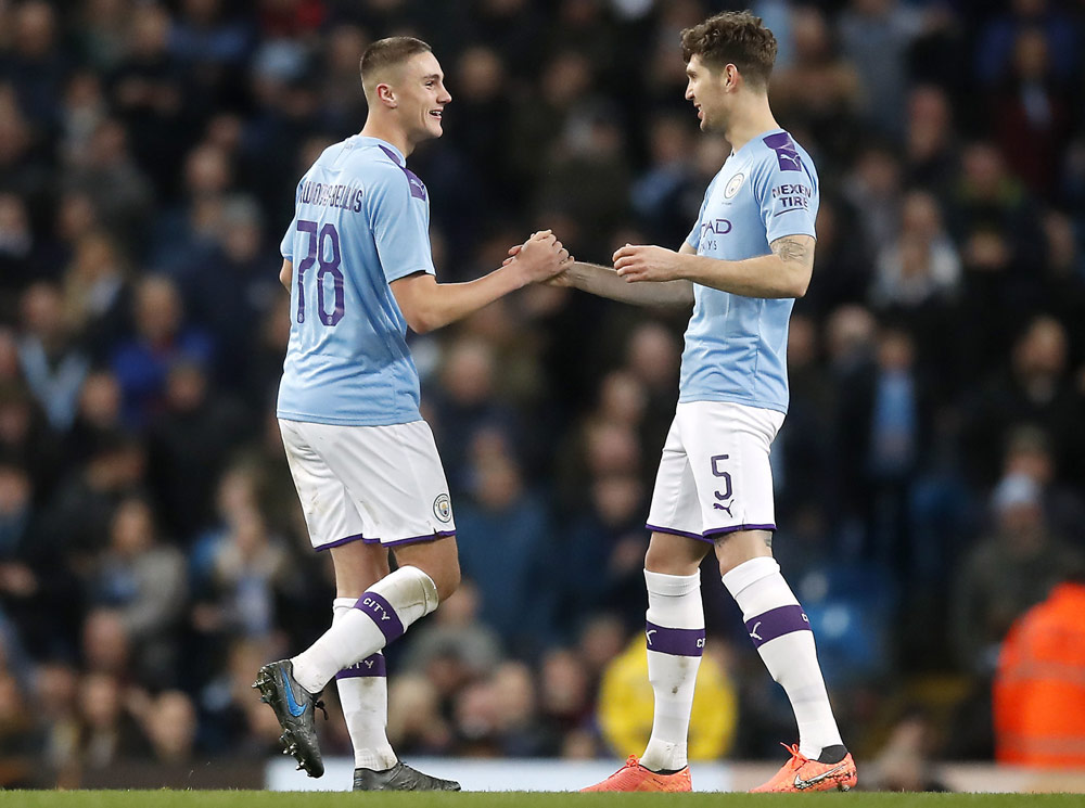 Manchester City Bantai Port Vale