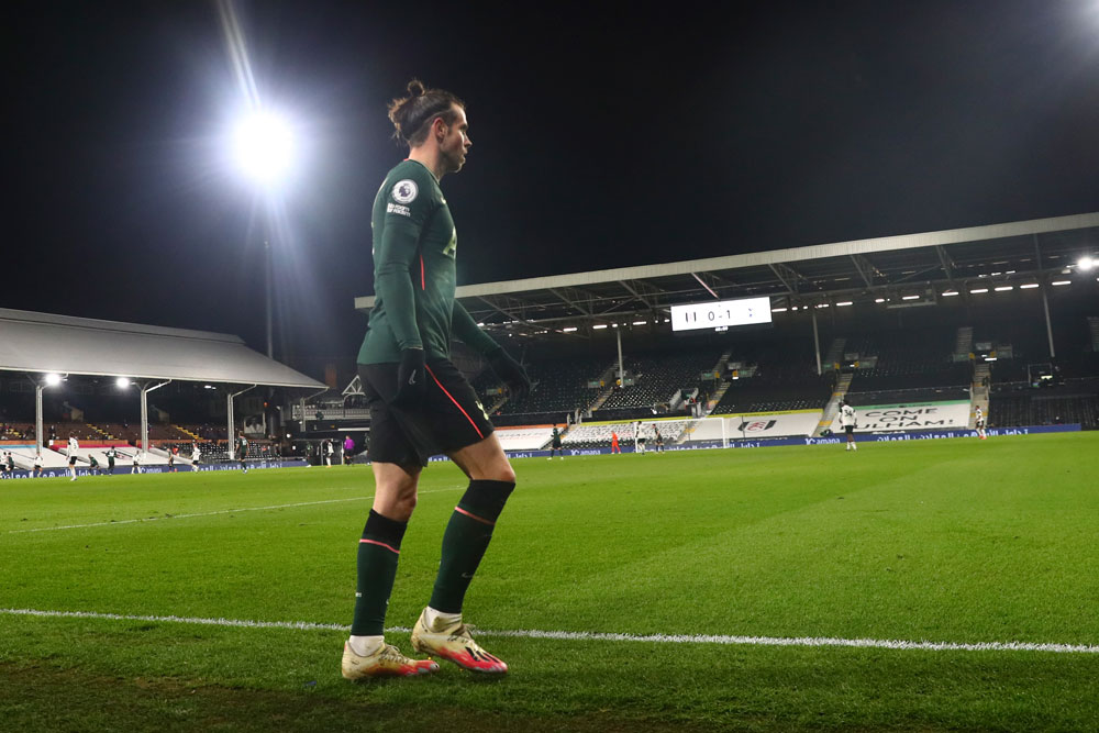 Gol Bunuh Diri Menangkan Tottenham di Markas Fulham
