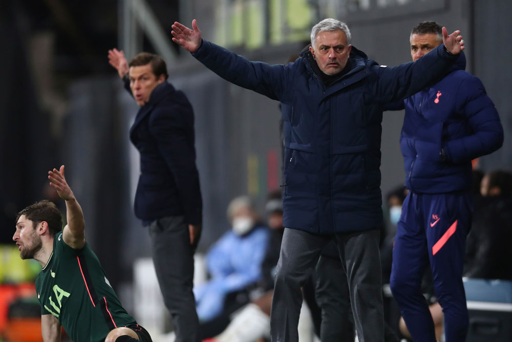 Gol Bunuh Diri Menangkan Tottenham di Markas Fulham