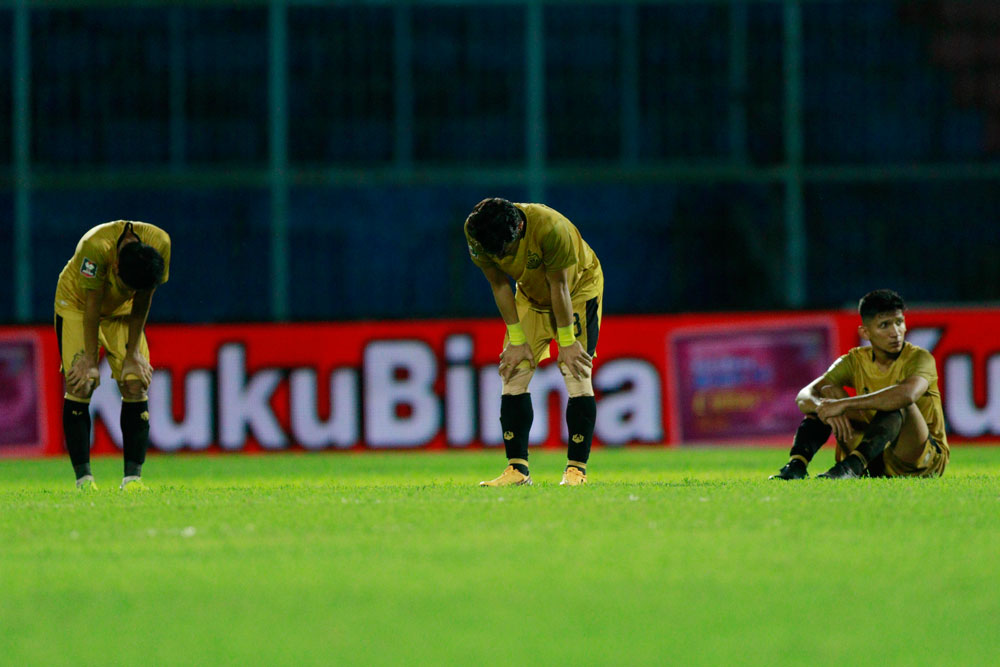 Dramatis, Persija Lolos Sebagai Juara Grup B