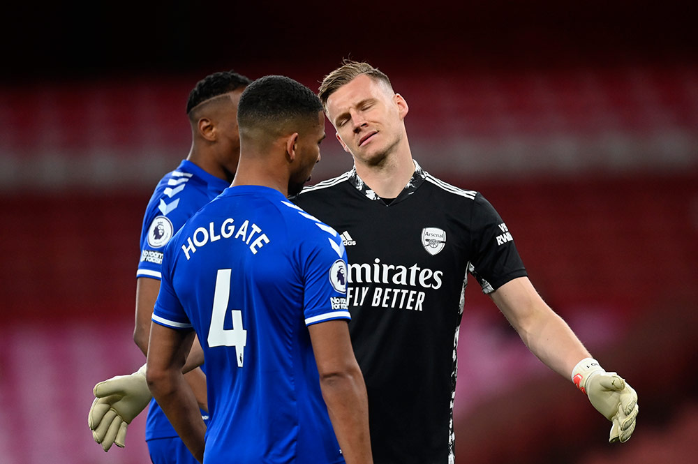 Blunder Bernd Leno Bikin Arsenal Gigit Jari