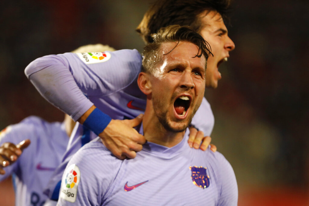 Luuk de Jong Beri Barcelona Tiga Poin