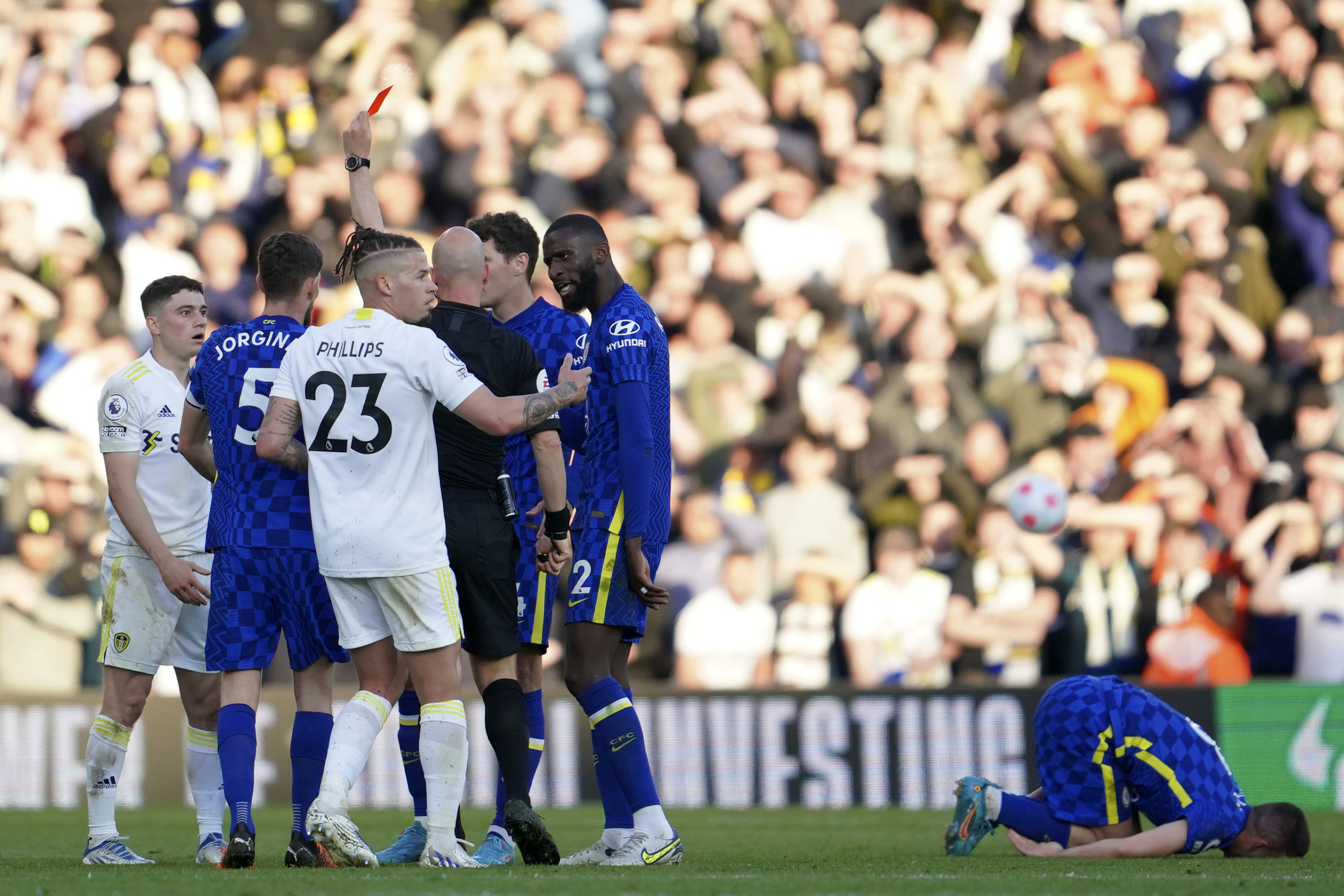 Reaksi Kesakitan Mateo Kovacic usai Mendapatkan Tekel Horor dari Pemain Leeds United