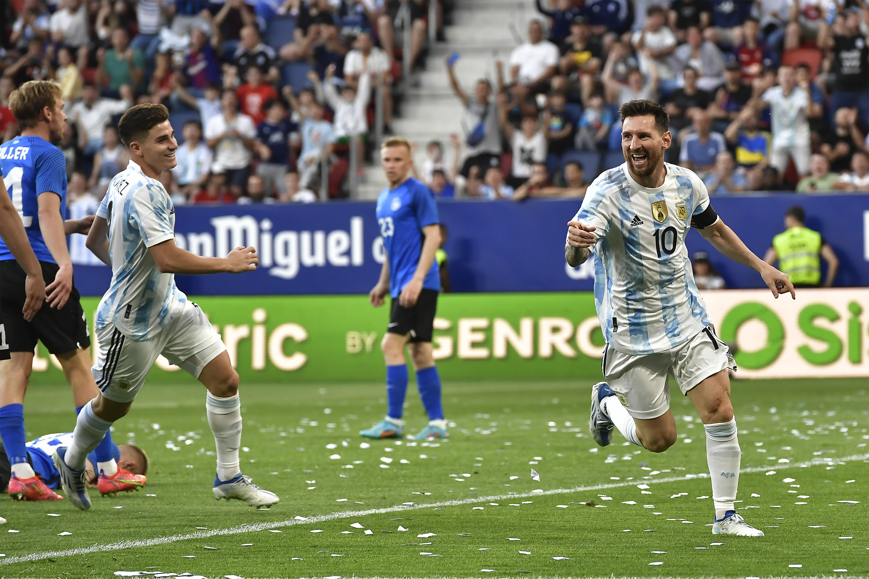 Lionel Messi Cetak Quintrick ke Gawang Estonia, Kejar Torehan Cristiano Ronaldo dan Ali Daei Papan Top Skor Internasional