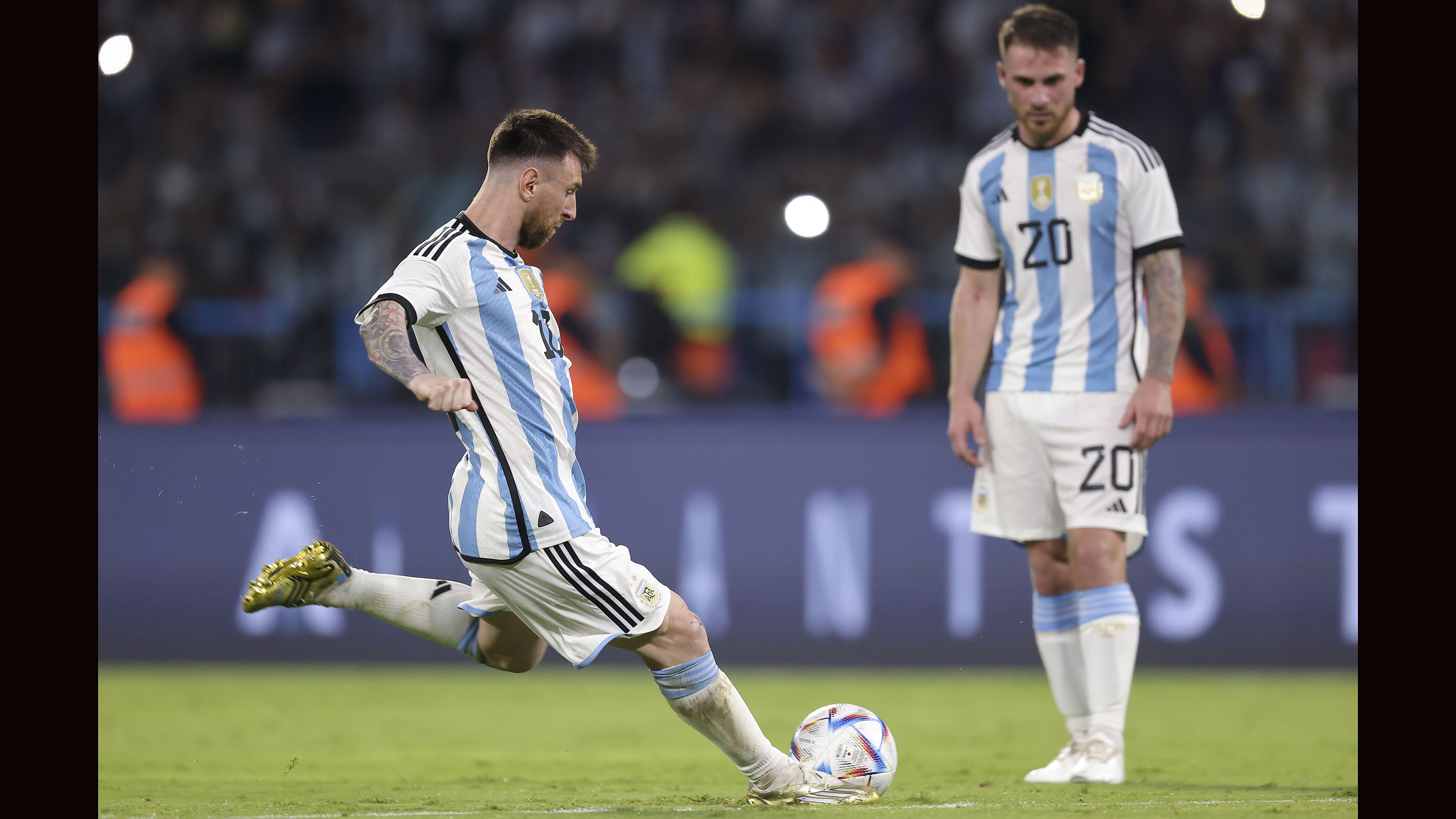 Cetak Hattrick ke Gawang Curacao, Messi Lewati 100 Gol Bersama Timnas Argentina