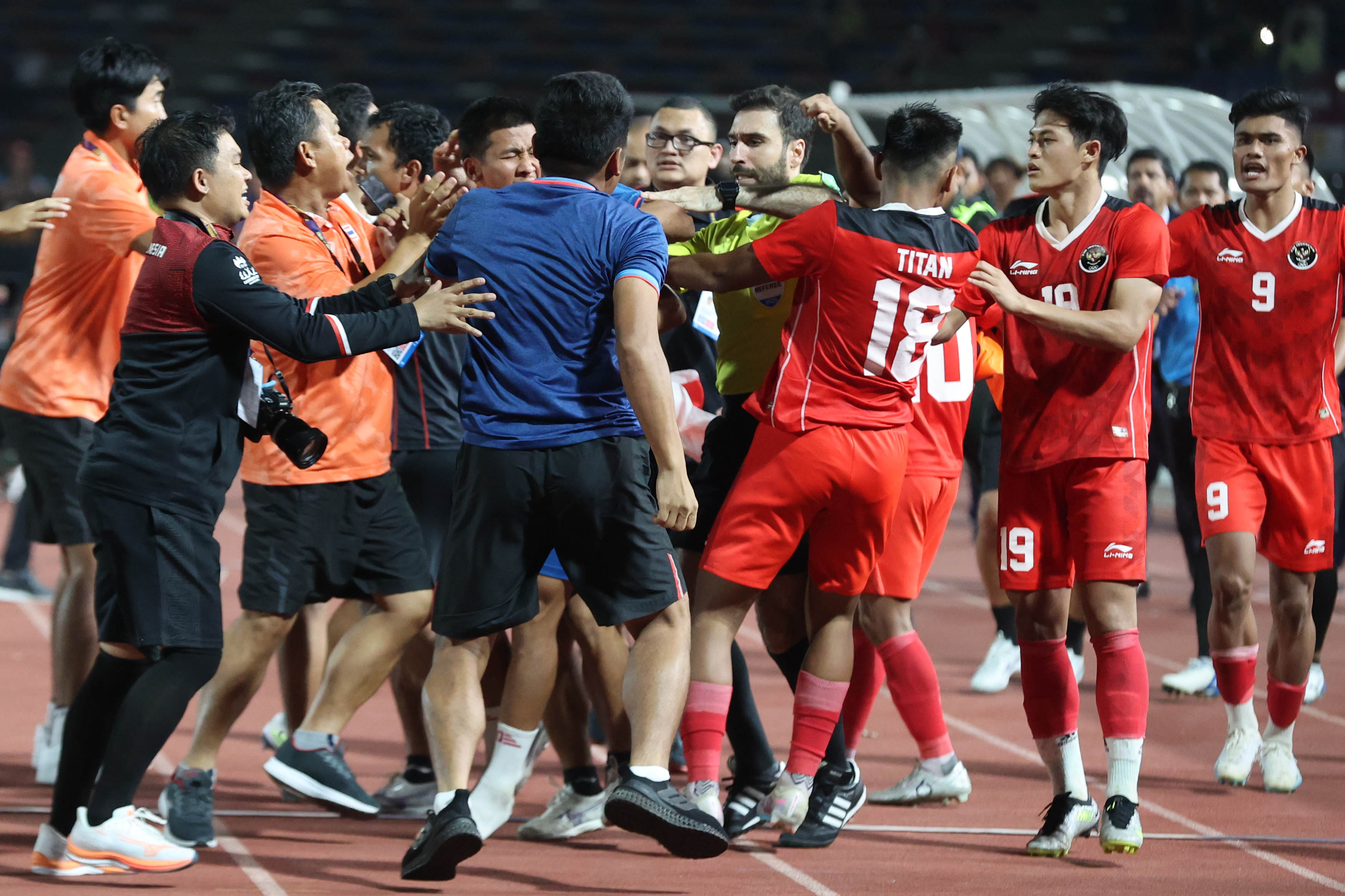 Jadi Musuh Bebuyutan, Baku Hantam Timnas Indonesia U-22 Vs Thailand di Final SEA Games 2023 Tidak Terhindarkan
