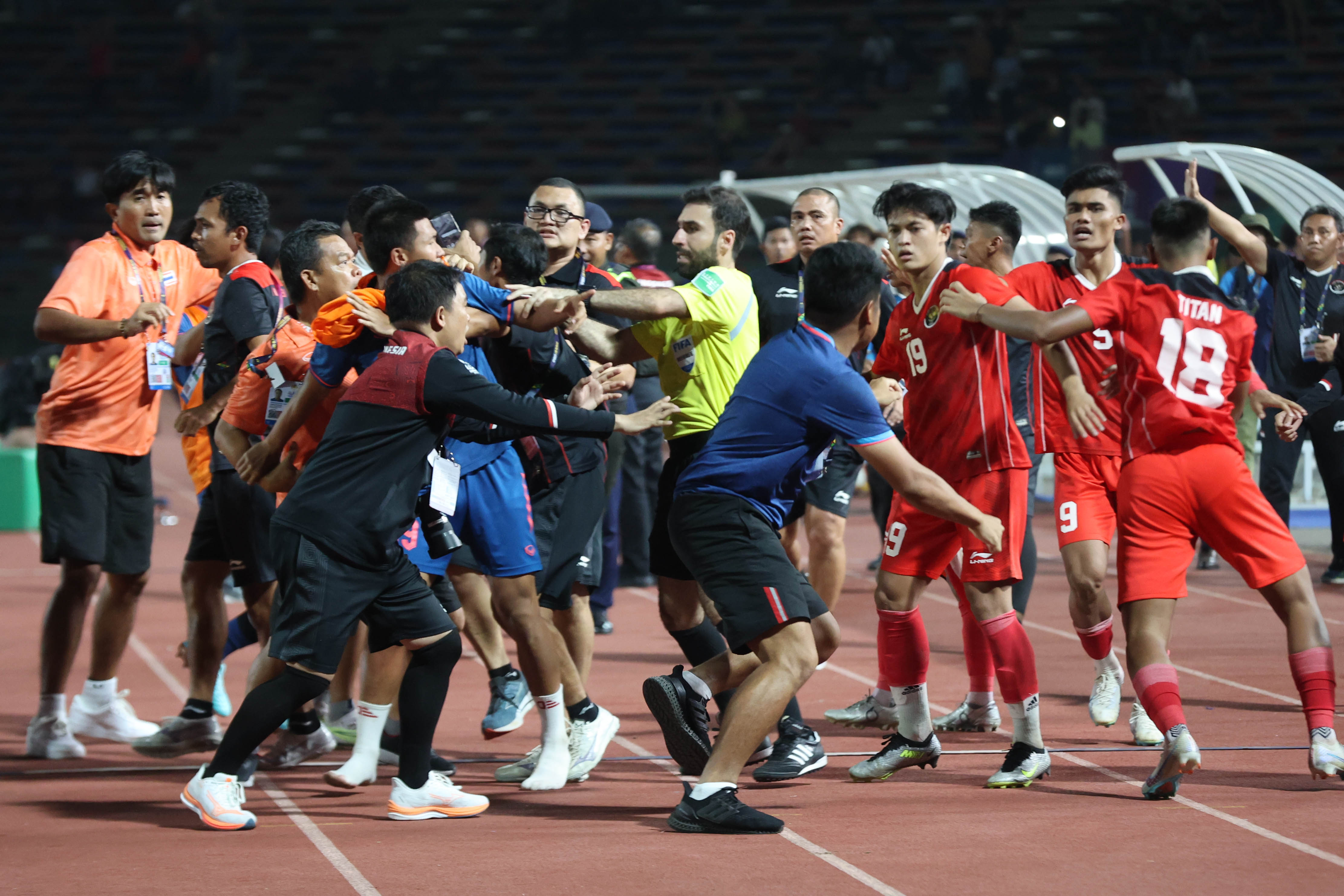 Jadi Musuh Bebuyutan, Baku Hantam Timnas Indonesia U-22 Vs Thailand di Final SEA Games 2023 Tidak Terhindarkan