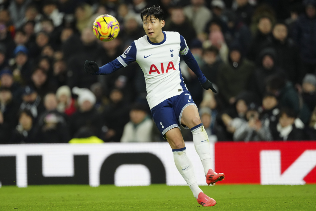 Pucuk Adem! Permak Spurs, Liverpool Sendirian di Puncak Klasemen