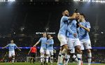 Manchester City Bantai Port Vale