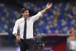 Napoli Kalahkan AS Roma 2-1