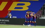 Luis Suarez jadi Pahlawan Barcelona