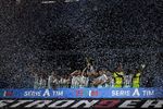 Pesta Juara Juventus Usai Menangi Serie A 2019-2020 Pesta Juara Juventus Usai Menangi Serie A 2019-2020