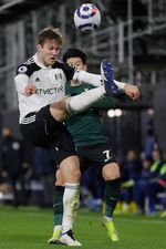 Gol Bunuh Diri Menangkan Tottenham di Markas Fulham
