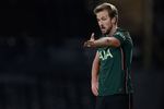 Gol Bunuh Diri Menangkan Tottenham di Markas Fulham Gol Bunuh Diri Menangkan Tottenham di Markas Fulham