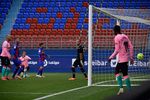 Gol Tunggal Griezmann Bawa Barca Kalahkan Eibar