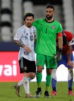 Messi Cetak Gol Indah, Tapi Argentina Gagal Tiga Poin Messi Cetak Gol Indah, Tapi Argentina Gagal Tiga Poin