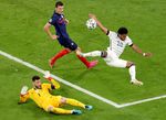 Prancis Kalahkan Jerman Berkat Gol Bunuh Diri Prancis Kalahkan Jerman Berkat Gol Bunuh Diri