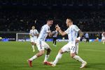 Lionel Messi Pimpin Argentina Sikat Uruguay Lionel Messi Pimpin Argentina Sikat Uruguay