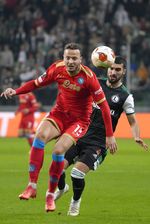 Tertinggal, Bangkit, Napoli Kemudian Berpesta Gol di Markas Legia Warsawa
