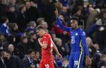 Chelsea Gilas Chesterfield 5-1
