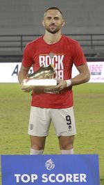 Cetak 23 Gol, Ilija Spasojevic Raih Sepatu Emas Bersama Bali United Musim Ini Cetak 23 Gol, Ilija Spasojevic Raih Sepatu Emas Bersama Bali United Musim Ini