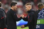 Momen Dingin Pemain Bayern Munchen saat Sambut Lewandowski Momen Dingin Pemain Bayern Munchen saat Sambut Lewandowski