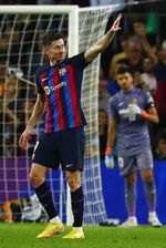 Aksi Robert Lewandowski Mengoyak Gawang Villarreal, Jadi Top Skor Sementara La Liga 2022/2023 Aksi Robert Lewandowski Mengoyak Gawang Villarreal, Jadi Top Skor Sementara La Liga 2022/2023