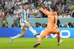 Melihat Aksi Messi dan Alvarez Bombardir Pertahanan Kroasia, Argentina Melaju ke Final Piala Dunia 2022 Melihat Aksi Messi dan Alvarez Bombardir Pertahanan Kroasia, Argentina Melaju ke Final Piala Dunia 2022