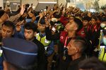 Sambutan Meriah saat Timnas Indonesia U-22 Tiba di Tanah Air Sambutan Meriah saat Timnas Indonesia U-22 Tiba di Tanah Air