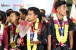 Sambutan Meriah saat Timnas Indonesia U-22 Tiba di Tanah Air Sambutan Meriah saat Timnas Indonesia U-22 Tiba di Tanah Air
