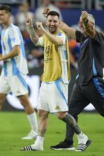 Dua Wajah Messi di Final Copa America 2024: Menangis, 54 Menit Kemudian Tertawa Dua Wajah Messi di Final Copa America 2024: Menangis, 54 Menit Kemudian Tertawa