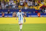 Dua Wajah Messi di Final Copa America 2024: Menangis, 54 Menit Kemudian Tertawa Dua Wajah Messi di Final Copa America 2024: Menangis, 54 Menit Kemudian Tertawa